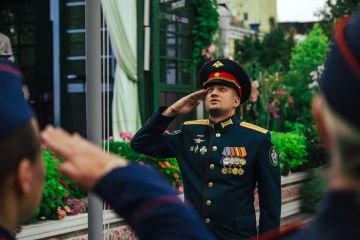 Военные следователи СК России приняли участие в праздничных мероприятиях ко Дню Государственного флага