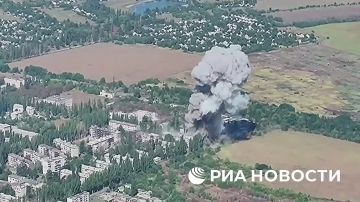 Минобороны показало кадры ударов ФАБ-1500 и ФАБ-500 по позициям ВСУ