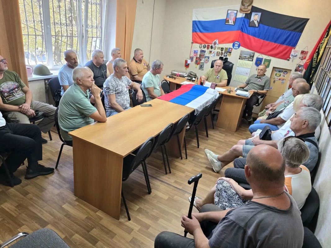 Дмитрий Огилец: В рамках своей депутатской деятельности провёл еженедельную встречу с ветеранами боевых действий города Макеевки Дмитрий Огилец: В рамках своей депутатской деятельности провёл еженедельную встречу с ветеранами боевых действий города Макеевки