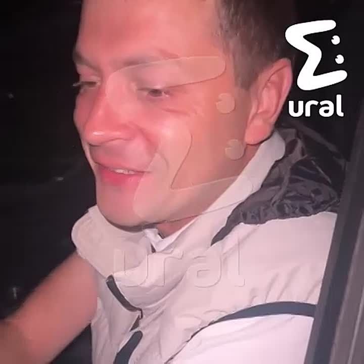 — Чё пьяный катаемся? — Почему пьяный? — А какой? — Ооооо