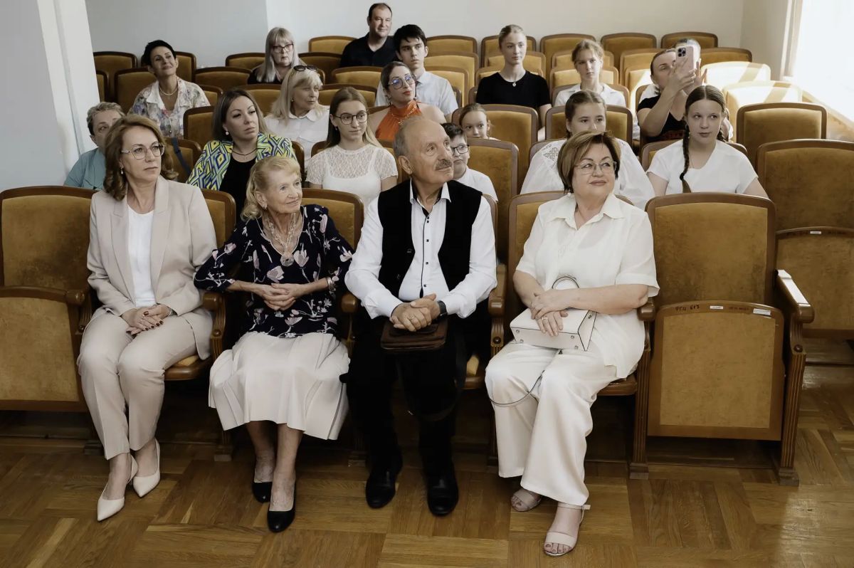 В Донецке чествовали тех, кто вложил душу в акцию «Я, ты, он, она» В Донецке чествовали тех, кто вложил душу в акцию «Я, ты, он, она»