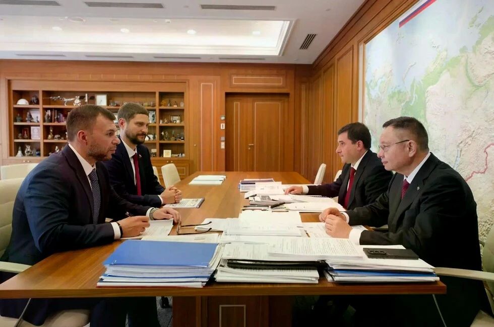 Файзуллин и Пушилин обсудили готовность ДНР к зиме и восстановление объектов
