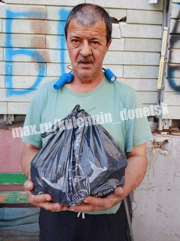 Алексей Кулемзин: В рамках оказания поддержки населению пгт Великая Новосёлка администрация г. о. Донецк организовала доставку и выдачу гуманитарной помощи Алексей Кулемзин: В рамках оказания поддержки населению пгт Великая Новосёлка администрация г. о. Донецк организовала доставку и выдачу гуманитарной помощи