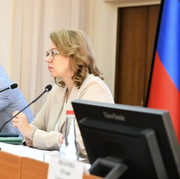 Лариса Толстыкина: Также провели в Макеевке штаб по вопросам здравоохранения, где рассмотрели текущую ситуацию и вопросы, требующие дополнительного внимания