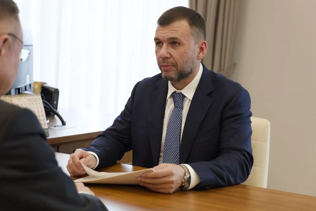 Министр строительства и ЖКХ РФ Ирек Файзуллин провел рабочую встречу с Главой ДНР Денисом Пушилиным Министр строительства и ЖКХ РФ Ирек Файзуллин провел рабочую встречу с Главой ДНР Денисом Пушилиным