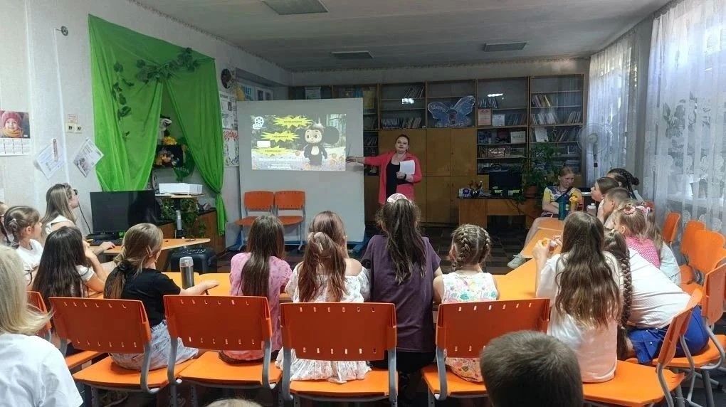 В Снежном подвели итоги второй смены площадки «Лето без границ» В Снежном подвели итоги второй смены площадки «Лето без границ»