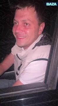 Пьяный кандидат в депутаты на «Ленд Ровере» тараном взял парковку у здания МВД на глазах у изумлённых полицейских — «База» публикует видео