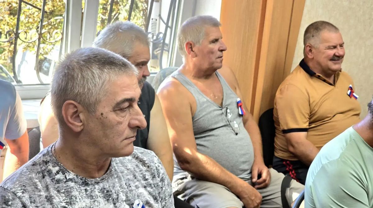 Дмитрий Огилец: В рамках своей депутатской деятельности провёл еженедельную встречу с ветеранами боевых действий города Макеевки Дмитрий Огилец: В рамках своей депутатской деятельности провёл еженедельную встречу с ветеранами боевых действий города Макеевки