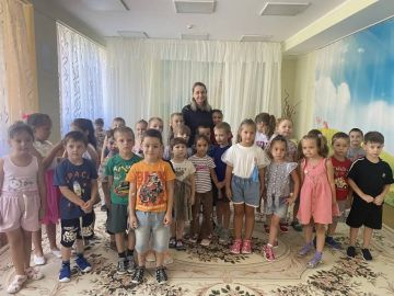 Сотрудники ГАИ Мангуша побывали в гостях у дошколят