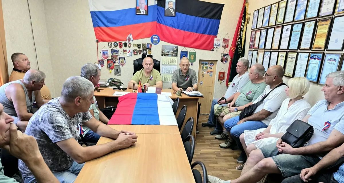 Дмитрий Огилец: В рамках своей депутатской деятельности провёл еженедельную встречу с ветеранами боевых действий города Макеевки Дмитрий Огилец: В рамках своей депутатской деятельности провёл еженедельную встречу с ветеранами боевых действий города Макеевки