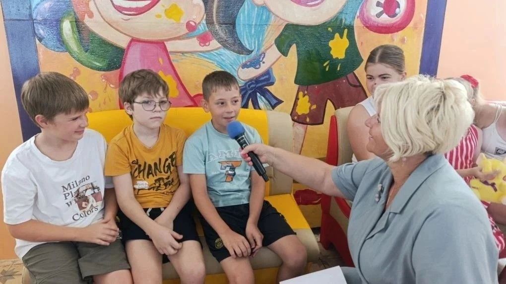 В Снежном подвели итоги второй смены площадки «Лето без границ» В Снежном подвели итоги второй смены площадки «Лето без границ»