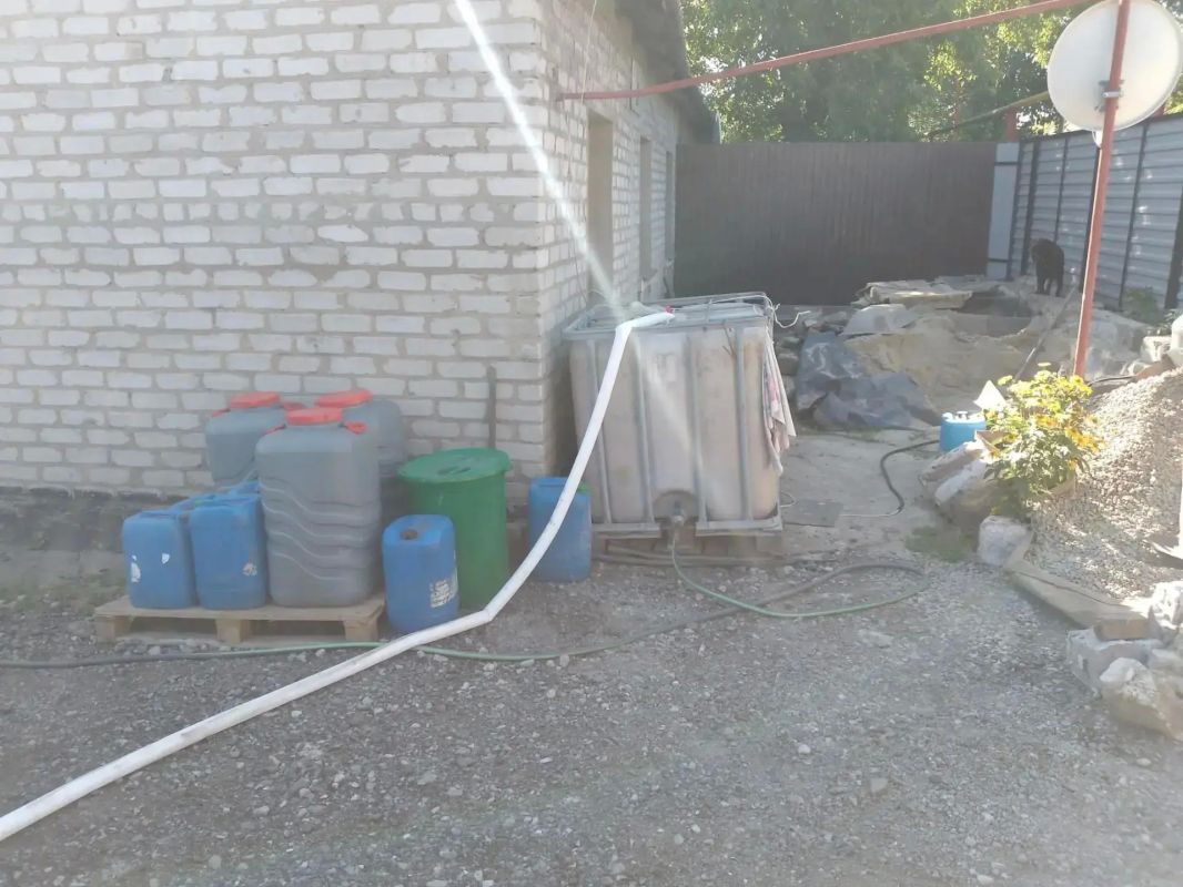 Сегодня, 24 августа, в Кировском внутригородском районе при поддержке региона-шефа Московская область произведен подвоз воды в жилом массиве «Путь Ильича» для жителей улиц Кальмана, Тихая, Алексеева, Матросова Сегодня, 24 августа, в Кировском внутригородском районе при поддержке региона-шефа Московская область произведен подвоз воды в жилом массиве «Путь Ильича» для жителей улиц Кальмана, Тихая, Алексеева, Матросова