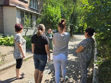 25 августа, в рамках поручения Главы ДНР Дениса Пушилина спикер Центрально-Городского внутригородского района Лариса Лифанова провела встречу по адресу: г. Макеевка, ул. Седова, 141.