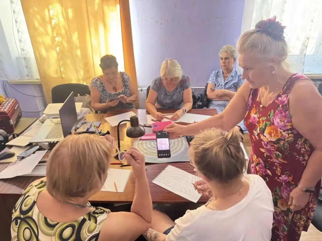 "Центром социальных коммуникаций Донецкой Народной Республики", был разработан видеоролик о влиянии творчества и искусства на здоровье человека "Центром социальных коммуникаций Донецкой Народной Республики", был разработан видеоролик о влиянии творчества и искусства на здоровье человека
