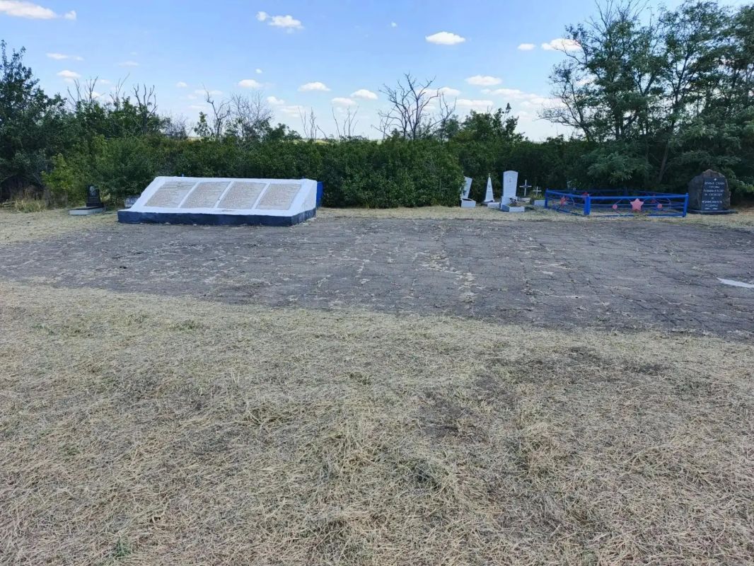 Благоустройство памятных мест, посвящённых подвигу народа в Великой Отечественной войне, это не просто уборка, а проявление уважения к подвигу нашего народа Благоустройство памятных мест, посвящённых подвигу народа в Великой Отечественной войне, это не просто уборка, а проявление уважения к подвигу нашего народа