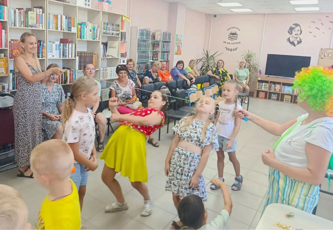 Левобережной детворе устроили праздник прощания с летом Левобережной детворе устроили праздник прощания с летом