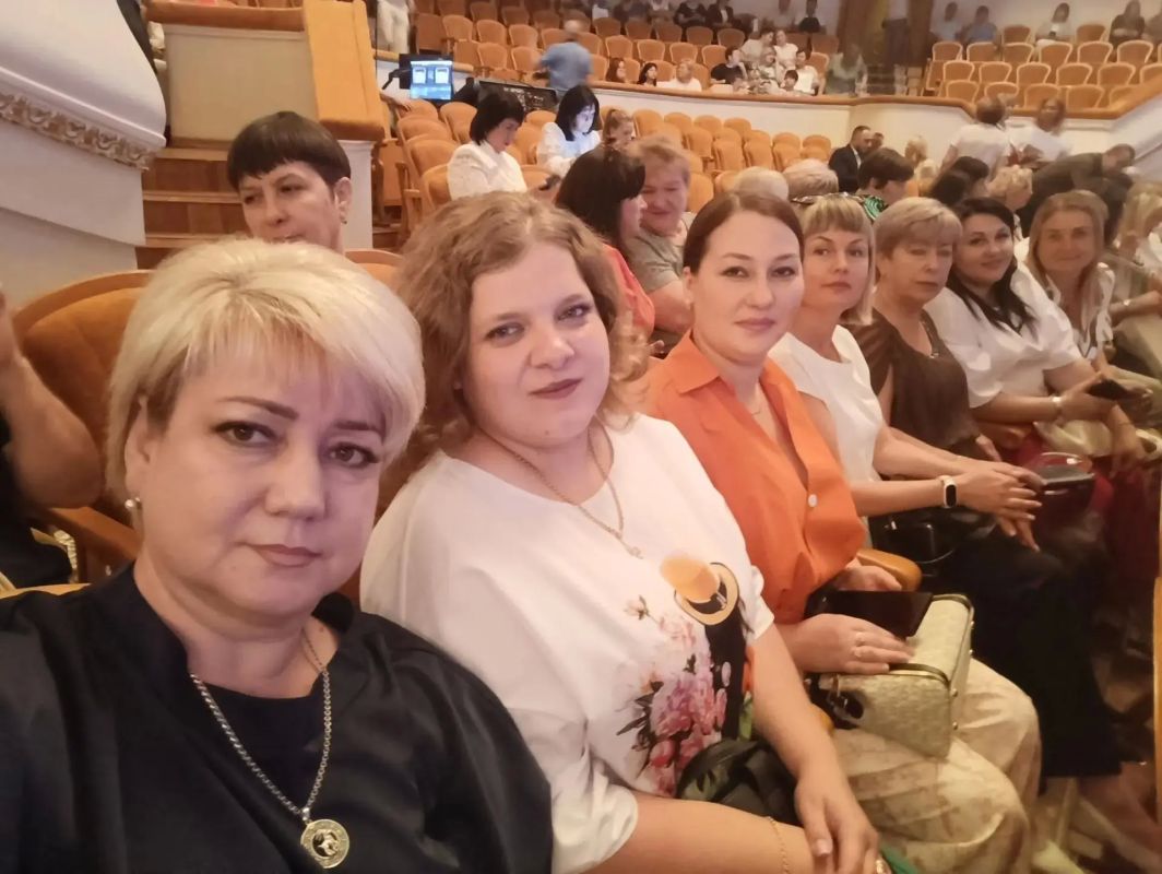 Делегация Шахтерского муниципального округа ДНР приняла участие в Августовском педагогическом совещании "Год единства народов России в системе образования и науки Донецкой Народной Республики" Делегация Шахтерского муниципального округа ДНР приняла участие в Августовском педагогическом совещании "Год единства народов России в системе образования и науки Донецкой Народной Республики"