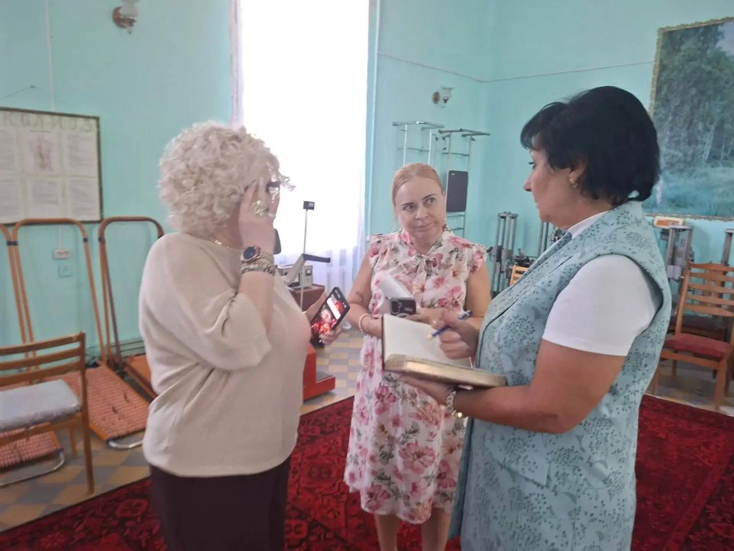 По инициативе Главы Республики Дениса Пушилина, 25 августа председатель Макеевского городского совета Валентина Харлашка провела встречу с жителями Кировского района на подведомственной территории Государственного бюджетного... По инициативе Главы Республики Дениса Пушилина, 25 августа председатель Макеевского городского совета Валентина Харлашка провела встречу с жителями Кировского района на подведомственной территории Государственного бюджетного...