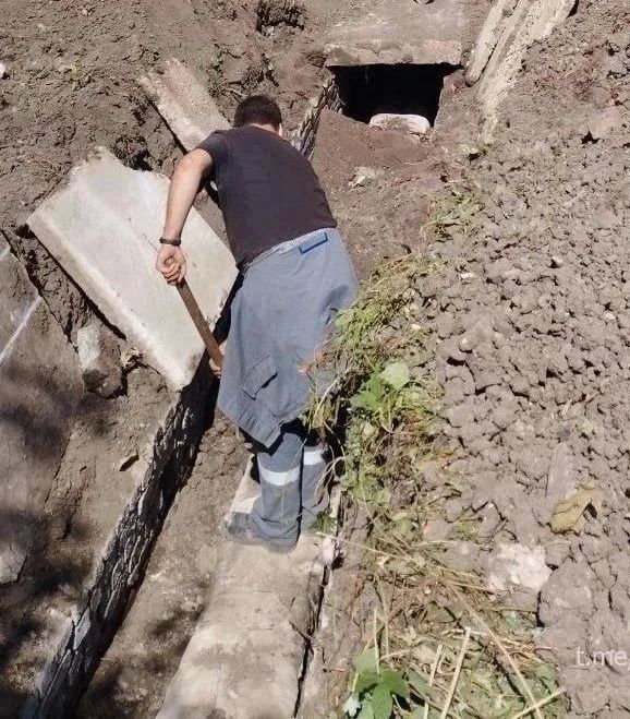 ВЫПОЛНЕНИЕ БЛАГОУСТРОЙСТВА В ДВУХ РАЙОНАХ ГОРЛОВКИ ВЫПОЛНЕНИЕ БЛАГОУСТРОЙСТВА В ДВУХ РАЙОНАХ ГОРЛОВКИ