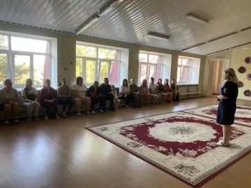 В рамках профилактического мероприятия «Ребенок – главный пассажир» сотрудники Госавтоинспекции Мангушского муниципального округа проводят родительские собрания в детских садах