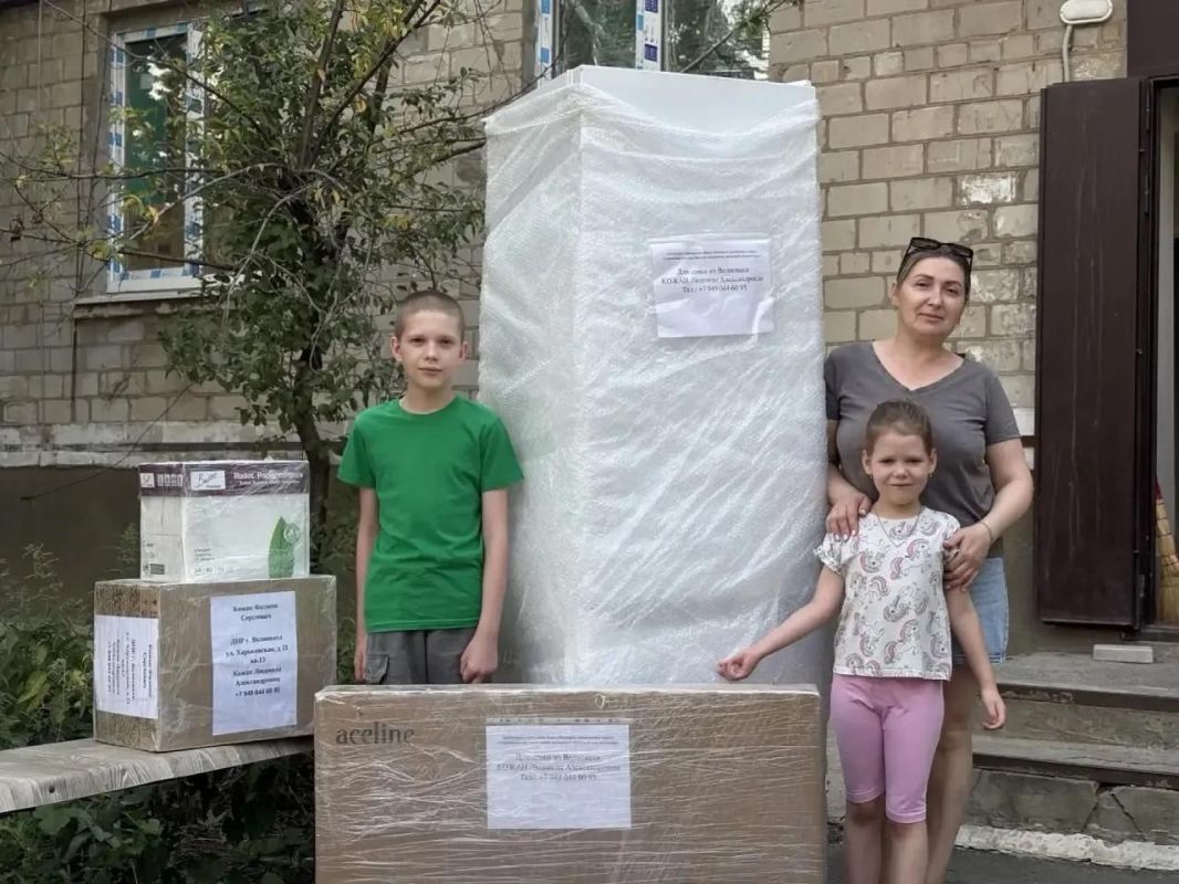 Ямал передал помощь подшефным семьям из Волновахи