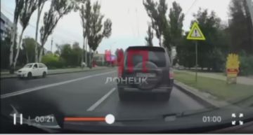 «Свист и земля дрожит»: момент обстрела Киевского районна Донецка попал на видео