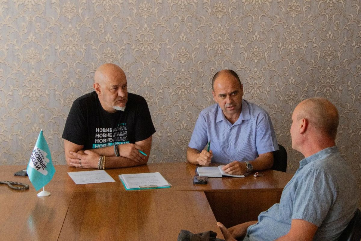 В частном секторе Тореза сложилась критическая ситуация с подачей воды В частном секторе Тореза сложилась критическая ситуация с подачей воды