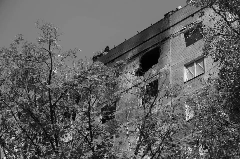 Народный фронт и студенты-спасатели помогли жителям Макеевки после атаки БПЛА Народный фронт и студенты-спасатели помогли жителям Макеевки после атаки БПЛА