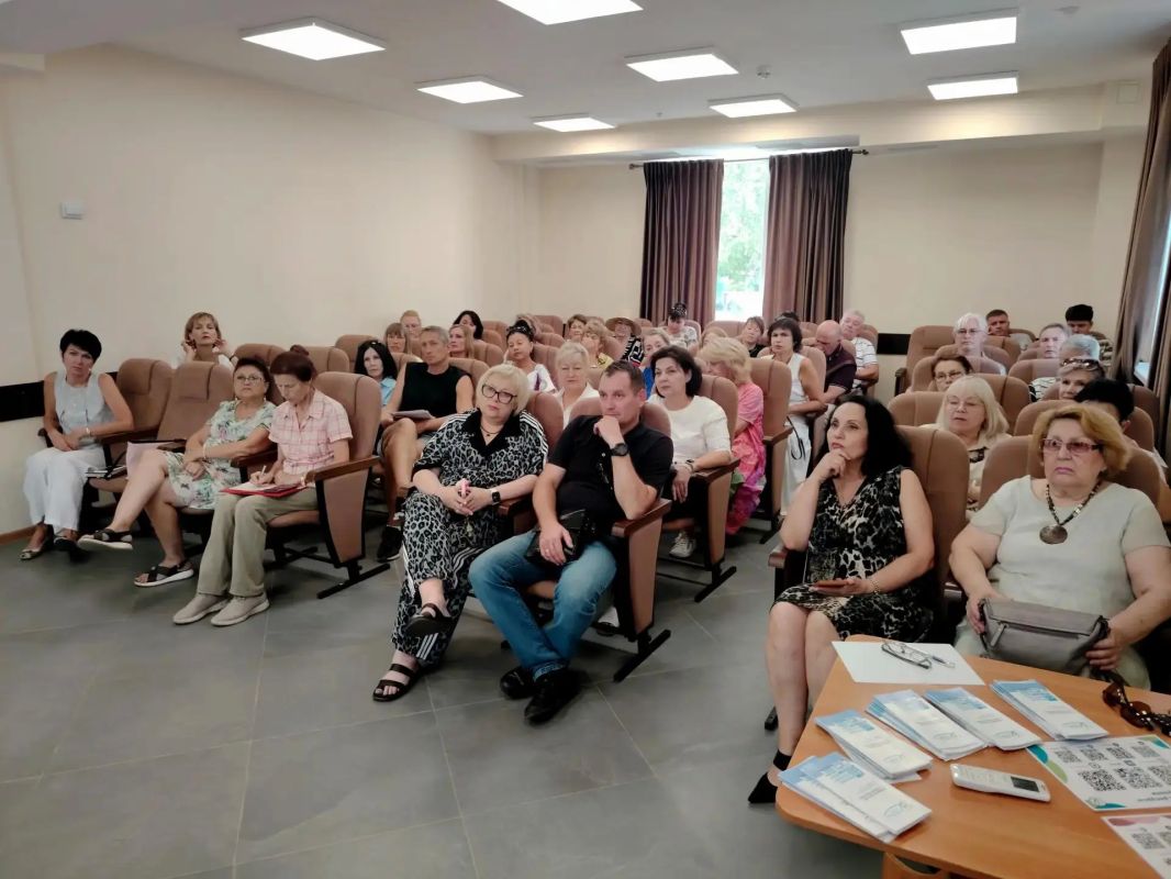 Антон Кольцов: В управах внутригородских районов, как и в других бюджетных организациях округа, на регулярной основе проводим круглые столы «Za здоровье» Антон Кольцов: В управах внутригородских районов, как и в других бюджетных организациях округа, на регулярной основе проводим круглые столы «Za здоровье»