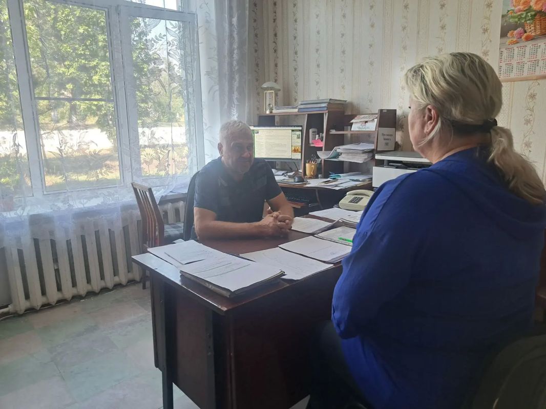 Личный прием. Моргунов Сергей Алексеевич, депутат Снежнянского городского совета фракции Всероссийской политической партии «Единая Россия», провёл личный приём граждан в теркоме «Западный»
