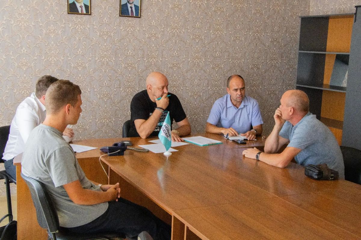 В частном секторе Тореза сложилась критическая ситуация с подачей воды В частном секторе Тореза сложилась критическая ситуация с подачей воды