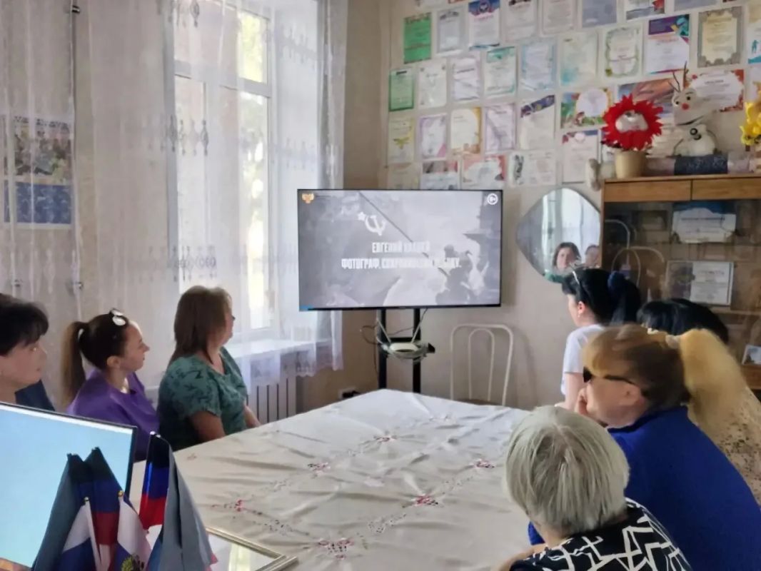 В рамках культурно - просветительного проекта "Земляки" Министерством Культуры Донецкой Народной Республики разработан просветительский видеоконтент ко Дню Освобождения Донбасса о Е.А. Халдее - уроженце Донбасса, известном... В рамках культурно - просветительного проекта "Земляки" Министерством Культуры Донецкой Народной Республики разработан просветительский видеоконтент ко Дню Освобождения Донбасса о Е.А. Халдее - уроженце Донбасса, известном...
