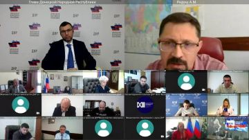 Денис Пушилин: Развитие спортивной инфраструктуры, поддержка молодежных инициатив, промежуточные итоги акции «Культурный Донбасс» — эти и другие темы обсудили на оперативном совещании
