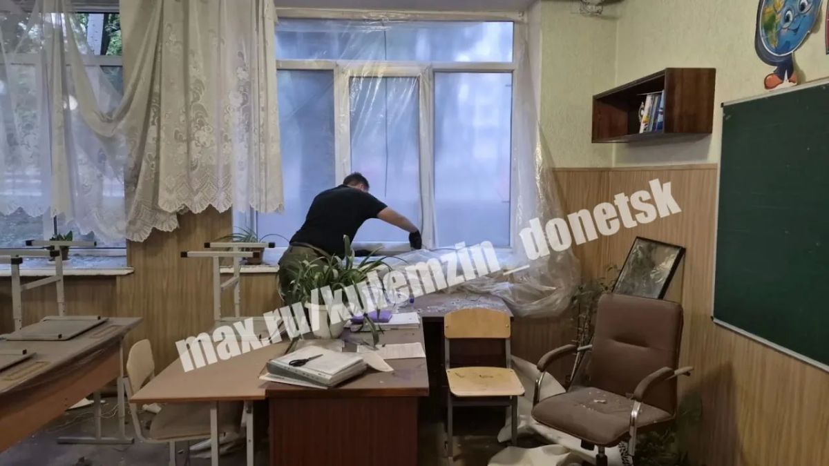 В Донецке в результате обстрелов ВСУ повреждено здание и учебное заведение В Донецке в результате обстрелов ВСУ повреждено здание и учебное заведение