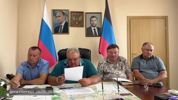 Игорь Мартынов: В прямом эфире рассказал:. 00:01 — Выехал на объезд городского округа Енакиево, чтобы лично оценить ход работ по ремонту линии наружного освещения на проспекте 50 лет Октября