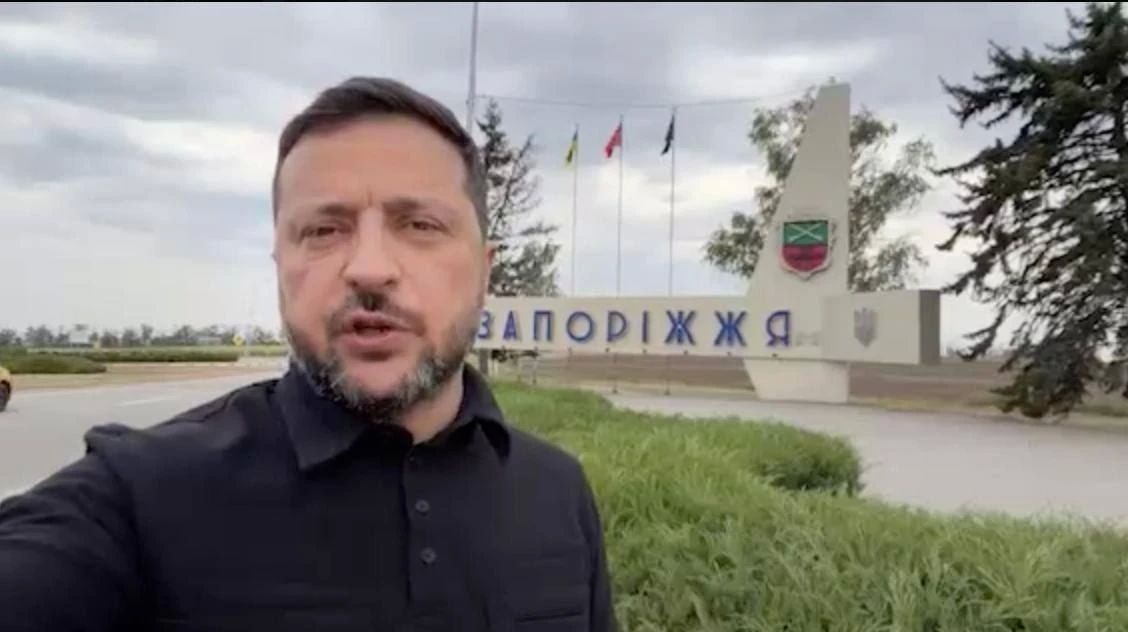 «Заветное» селфи у стелы сделано