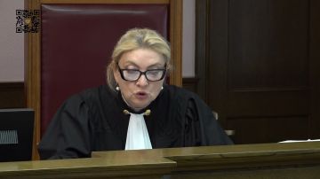 Немотивированная замена состава суда стала основанием для отмены решения апелляционной инстанции при рассмотрении спора о защите прав потребителей