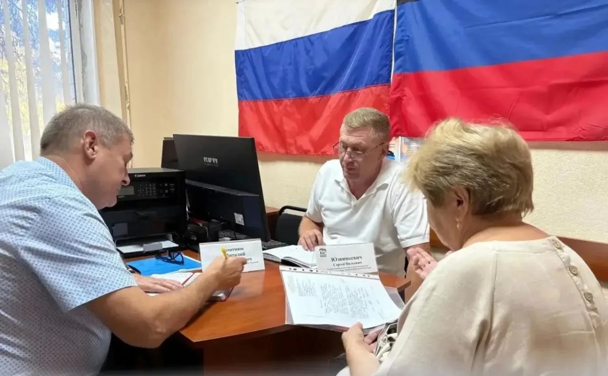 На связи с жителями. Александр Сереженко провёл приём граждан в Горловке На связи с жителями. Александр Сереженко провёл приём граждан в Горловке