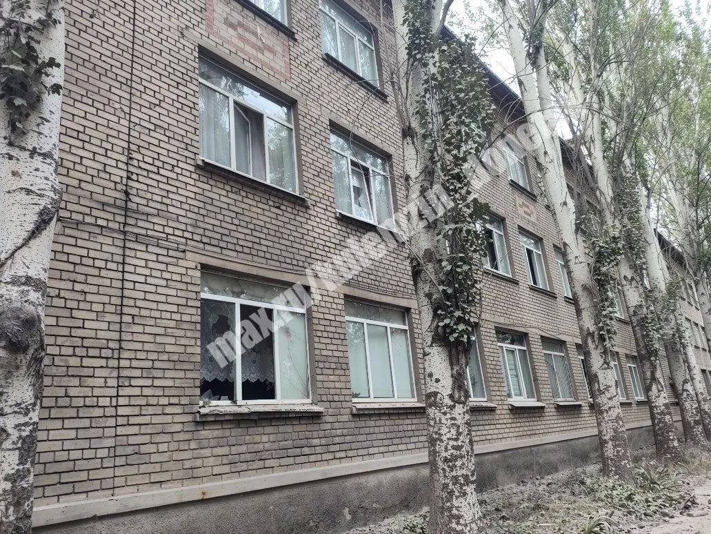 В Донецке в результате обстрелов ВСУ повреждено здание и учебное заведение В Донецке в результате обстрелов ВСУ повреждено здание и учебное заведение