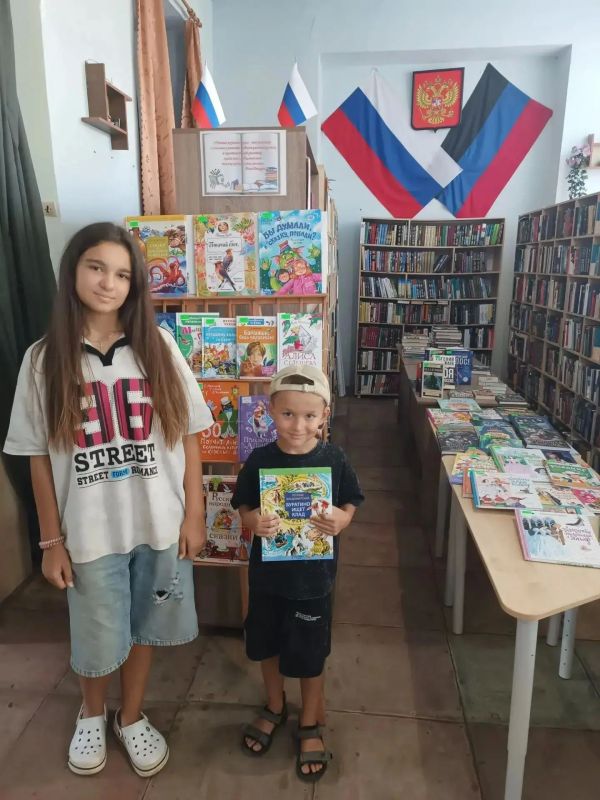 Ребята Ждановки продолжают открывать для себя библиотеку с новой стороны Ребята Ждановки продолжают открывать для себя библиотеку с новой стороны