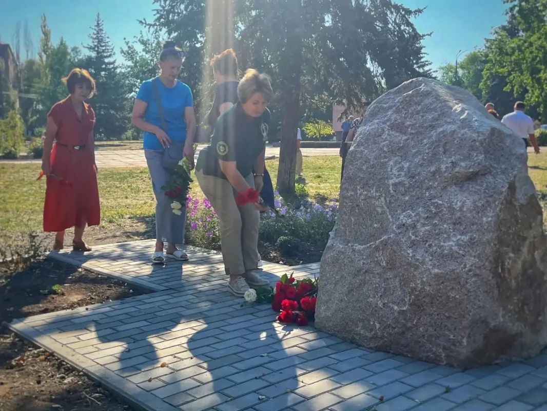 Память, объединяющая поколения Память, объединяющая поколения