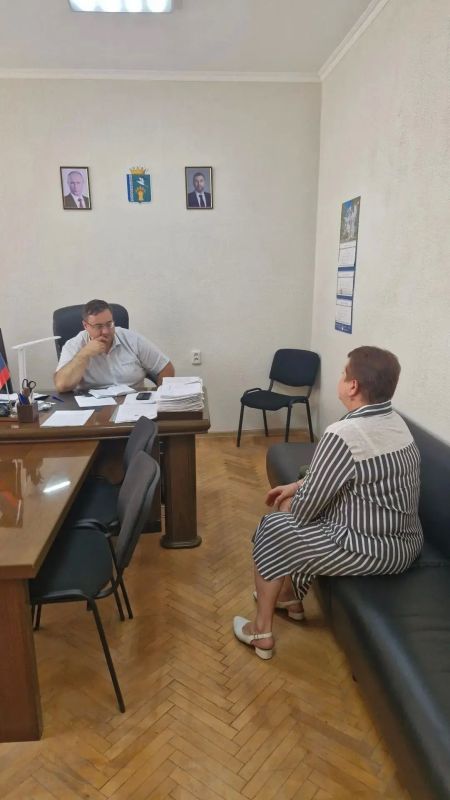 Вчера личный приём жителей провел Первый заместитель главы администрации Мангушского округа Владимир Топузов
