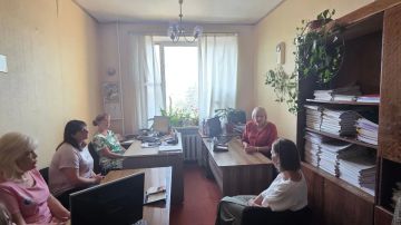 26 августа управляющий делами администрации городского округа Торез Наталья Бекетова провела встречу с трудовым коллективом Отдела статистики в г. Торезе