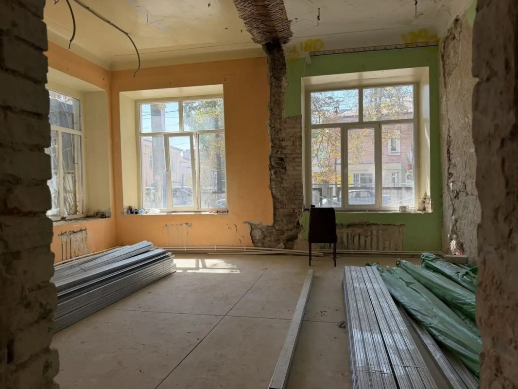 В Центральной городской больнице г. Харцызска продолжается капитальный ремонт поликлинического отделения, обслуживающего детское население В Центральной городской больнице г. Харцызска продолжается капитальный ремонт поликлинического отделения, обслуживающего детское население