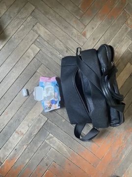 Полицейские изъяли наркотики у жителя Докучаевска