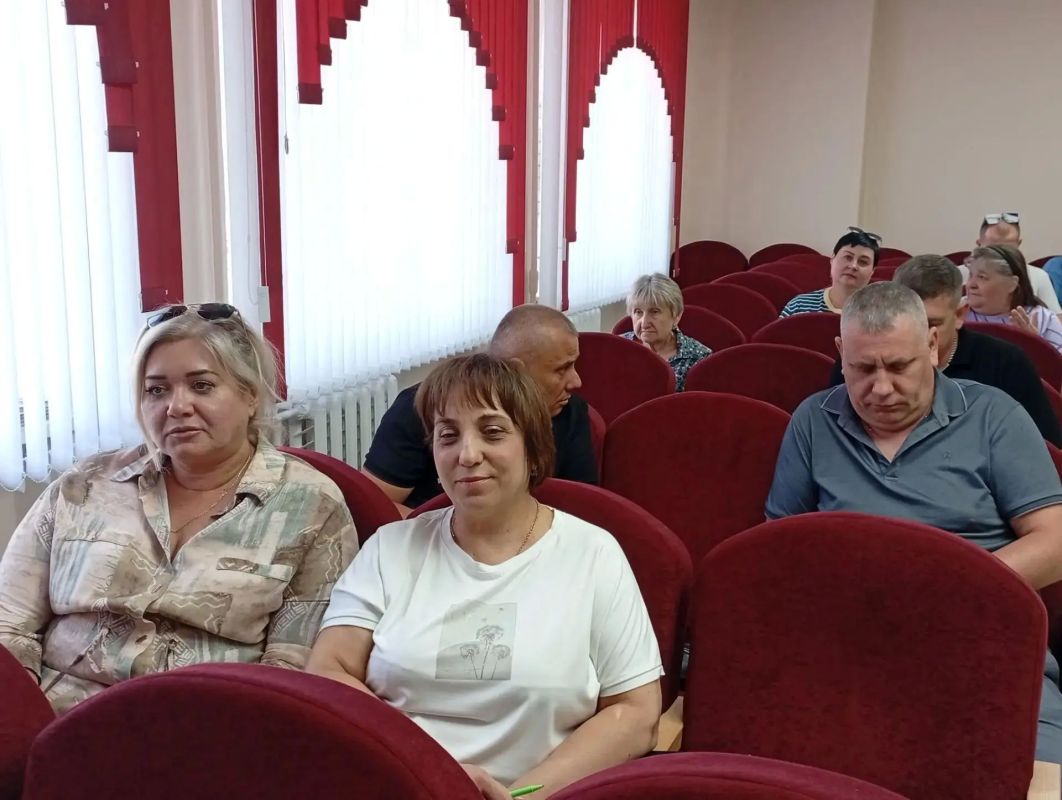 Предстоящая зима не будет простой, потому особенно важно летом отработать на максимум, чтобы обеспечить стабильную жизнедеятельность округа и максимально возможный комфорт его жителям Предстоящая зима не будет простой, потому особенно важно летом отработать на максимум, чтобы обеспечить стабильную жизнедеятельность округа и максимально возможный комфорт его жителям