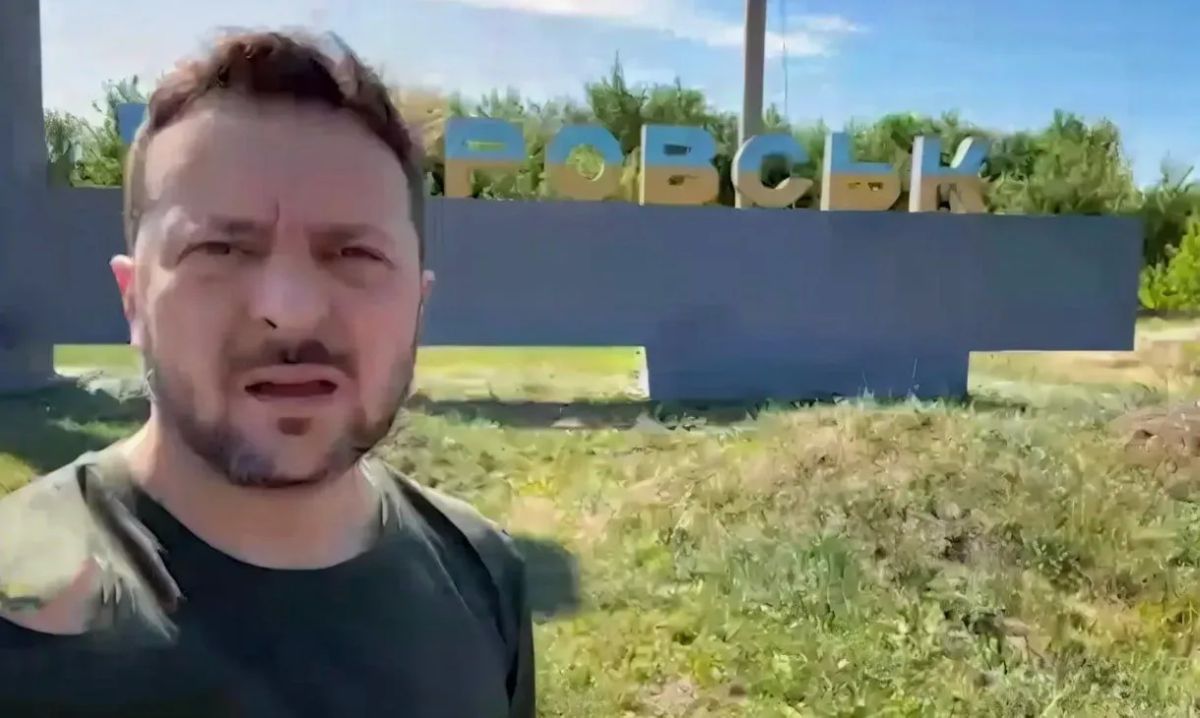 «Заветное» селфи у стелы сделано «Заветное» селфи у стелы сделано