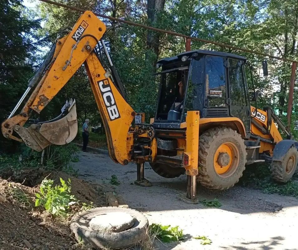 Объединёнными усилиями специалистов ГУП ДНР «Вода Донбасса» и аварийно-восстановительных бригад из Кузбасса продолжается работа по обеспечению стабильной работы систем водоснабжения и водоотведения Горловки Объединёнными усилиями специалистов ГУП ДНР «Вода Донбасса» и аварийно-восстановительных бригад из Кузбасса продолжается работа по обеспечению стабильной работы систем водоснабжения и водоотведения Горловки