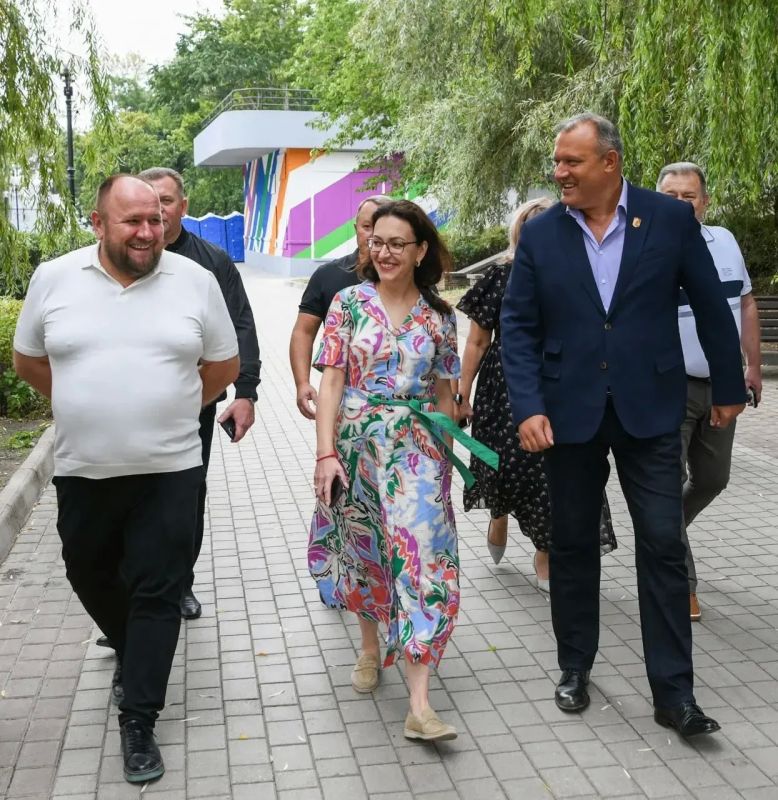Подарок от Москвы: В Донецке благоустроили улицу Набережная ко Дню города и Дню шахтера Подарок от Москвы: В Донецке благоустроили улицу Набережная ко Дню города и Дню шахтера