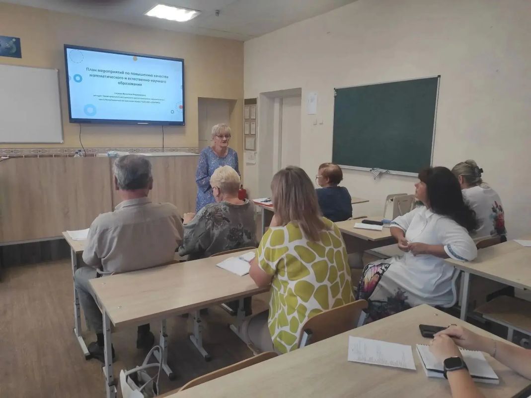 В Шахтерске педагоги готовятся к новому учебному году В Шахтерске педагоги готовятся к новому учебному году